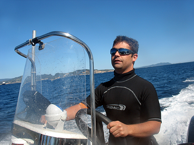 Romain aux commandes